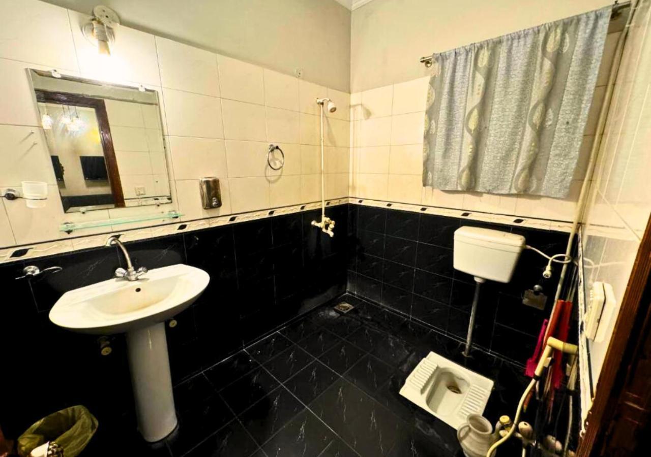 Doves Inn Hotel Kalma Chowk لاهور المظهر الخارجي الصورة